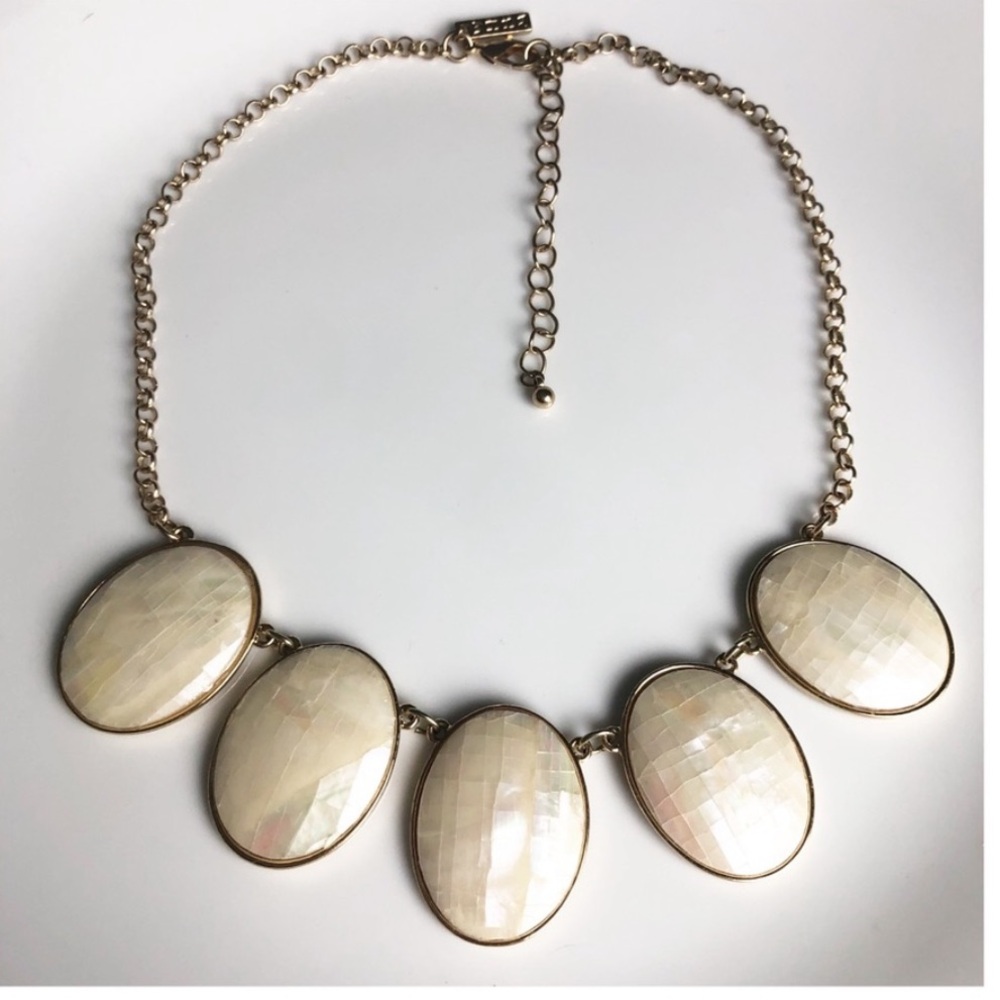 🆕 WHBM Mother of Pearl Cabochon Oval Large Stations Collar Gold Necklace Classic